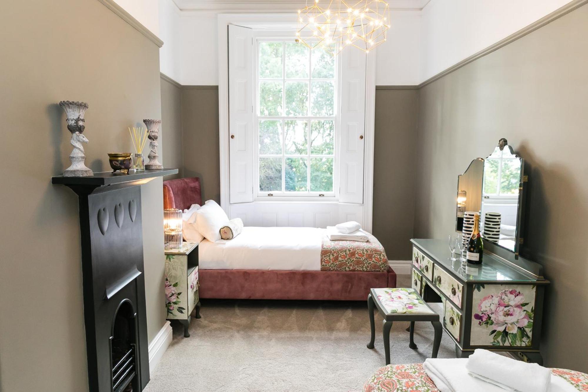 Hillthorpe Manor By Maison Parfaite - Large Country House With Hot Tub Pontefract Bagian luar foto